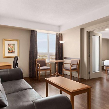 Royal Hotel Calgary, Trademark Collection By Wyndham Экстерьер фото