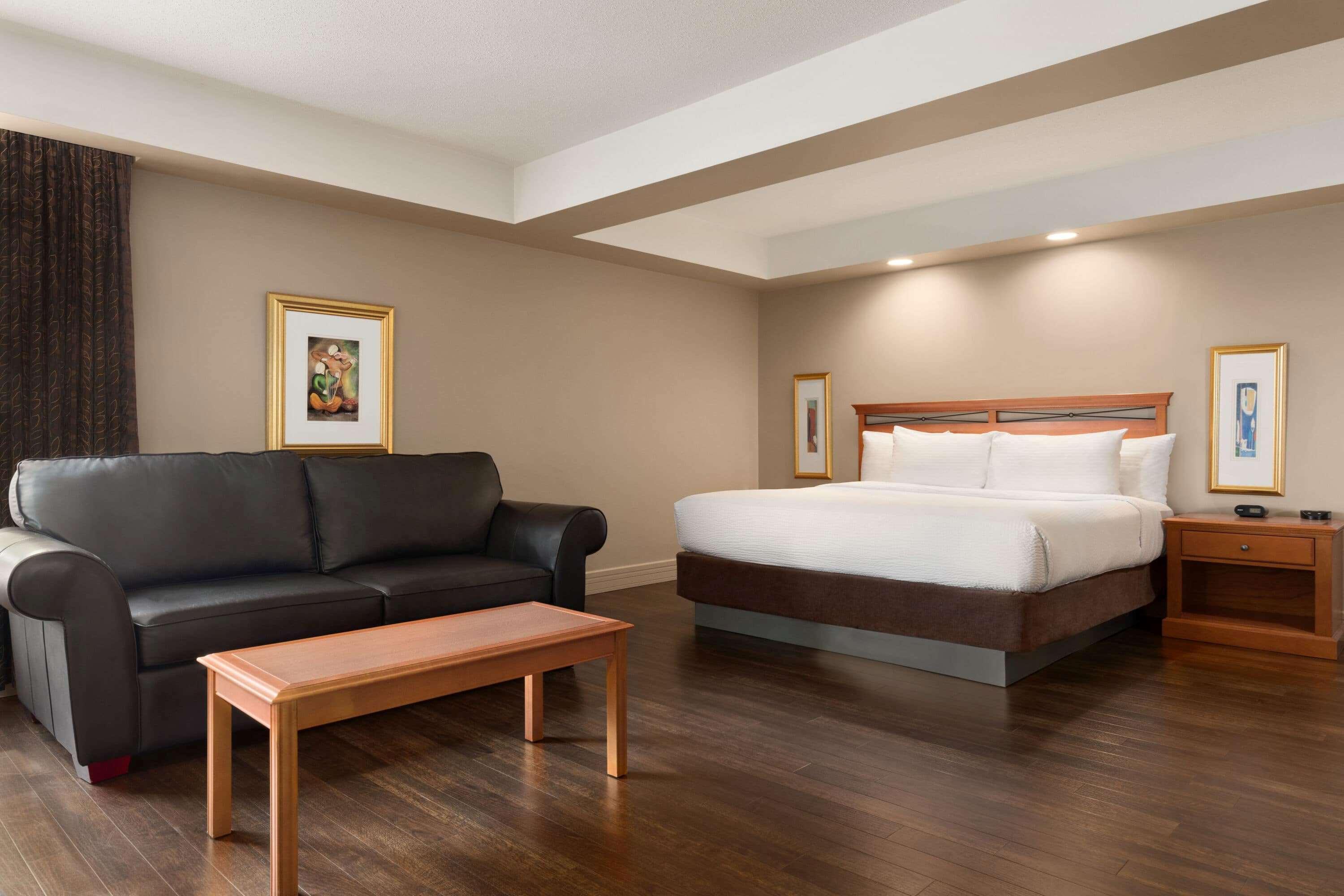 Royal Hotel Calgary, Trademark Collection By Wyndham Экстерьер фото