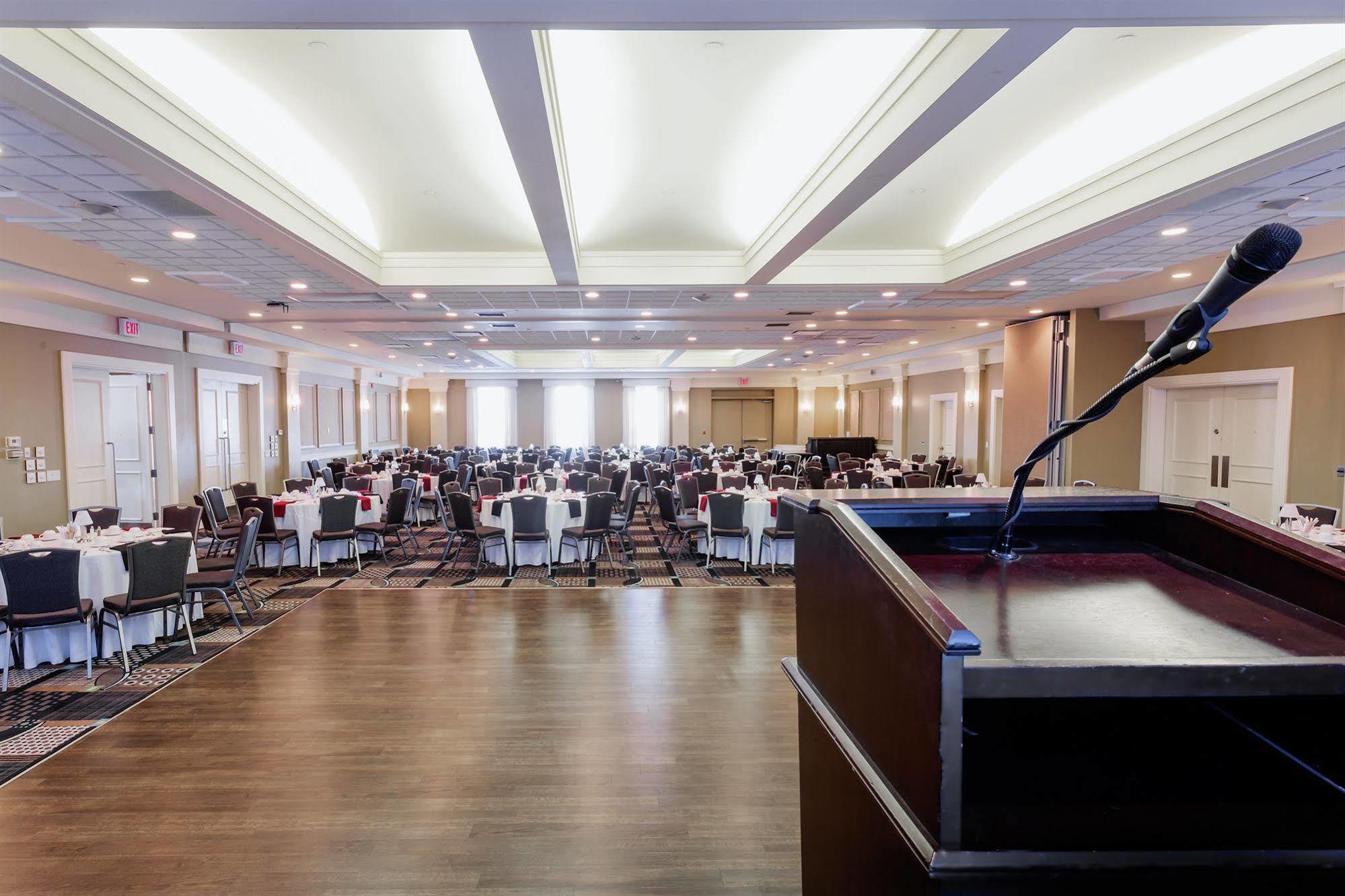 Royal Hotel Calgary, Trademark Collection By Wyndham Экстерьер фото