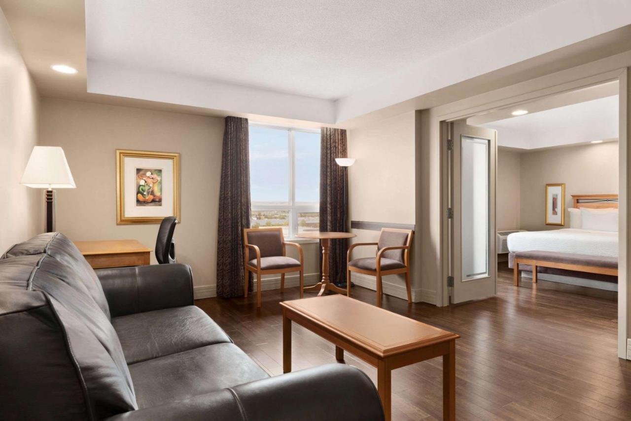 Royal Hotel Calgary, Trademark Collection By Wyndham Экстерьер фото